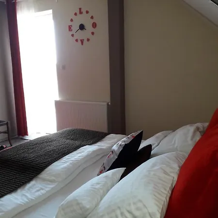 Caballus Lovasmajor Panzio Bed & Breakfast