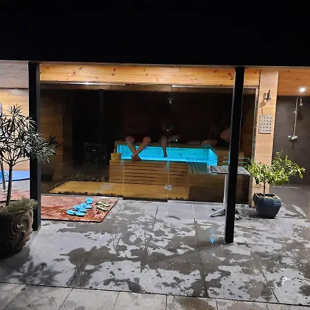 Caballus Lovasmajor Panzió Alojamento de Acomodação e Pequeno-almoço 4*