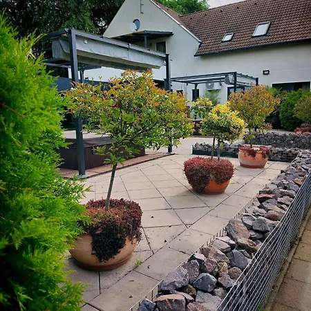 Caballus Lovasmajor Panzio Bed & Breakfast *