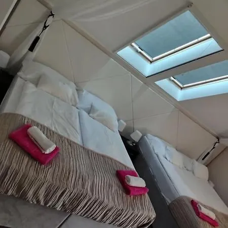 Caballus Lovasmajor Panzió Alojamento de Acomodação e Pequeno-almoço Nyíregyháza