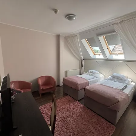 Caballus Lovasmajor Panzio 4* Nyíregyháza