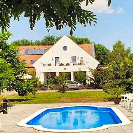 Bed and breakfast Caballus Lovasmajor Panzió Nyíregyháza