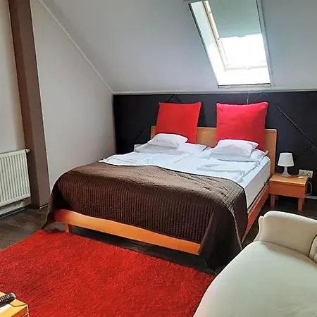 Caballus Lovasmajor Panzio Bed & Breakfast 4*